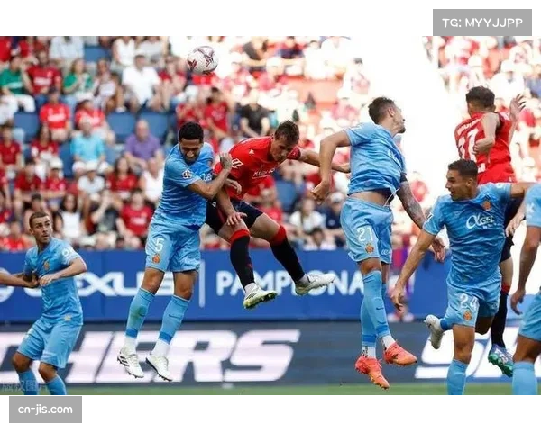 通讯:保级关键战,阿拉维斯绝杀加的斯后全队相拥庆祝